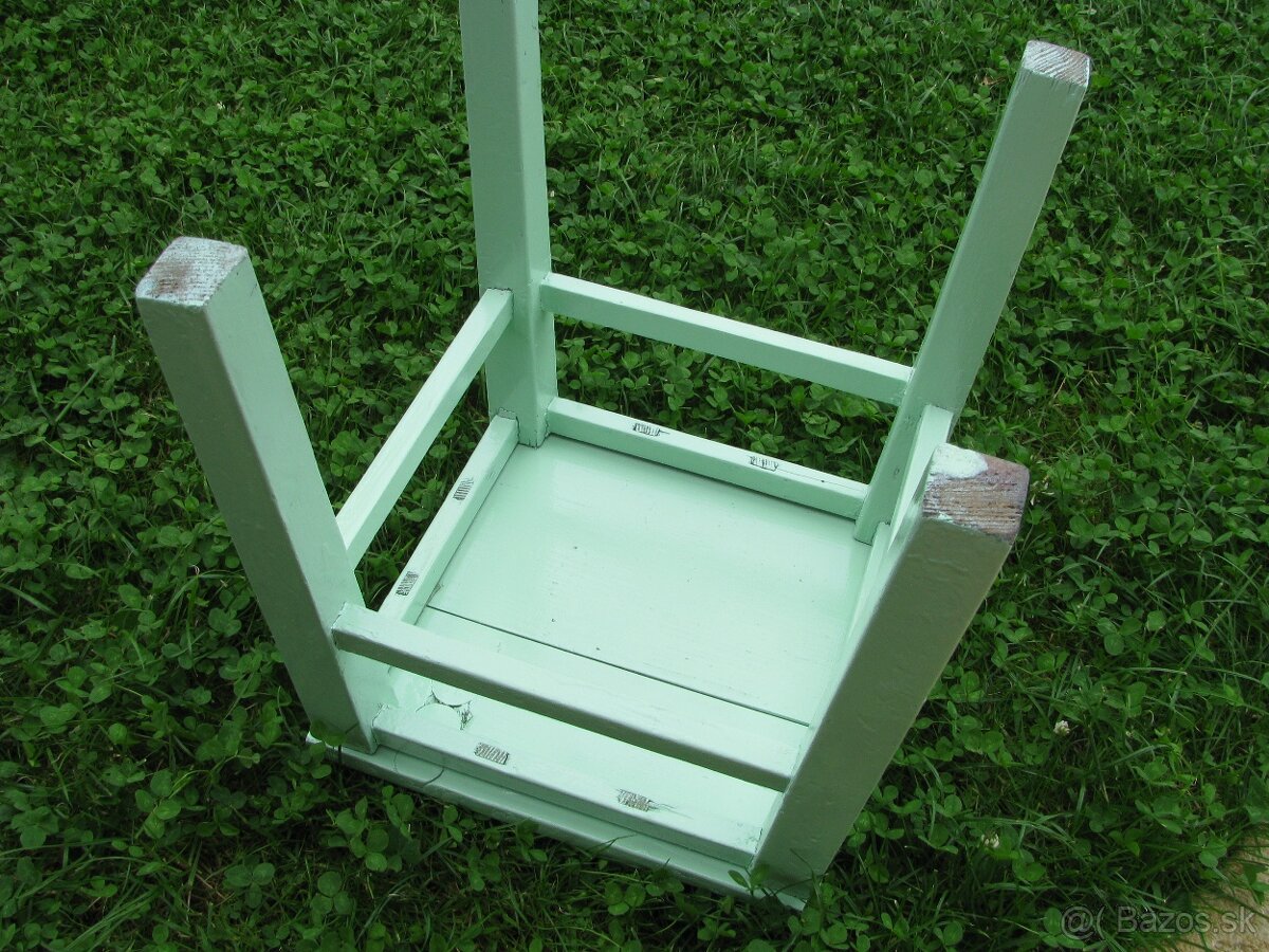 stará židle, stolček na kvety - 2