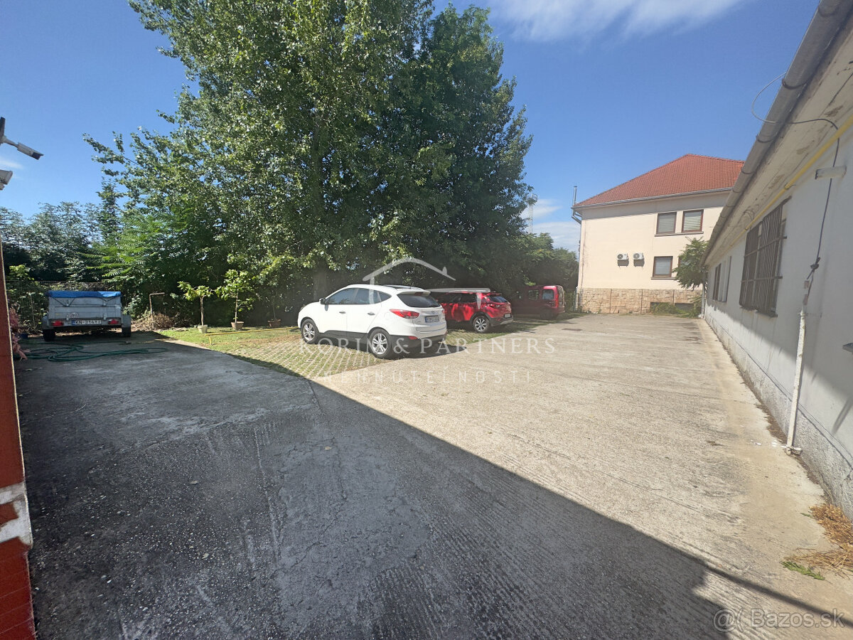 Podnikateľský objekt na predaj, Komárno - 2