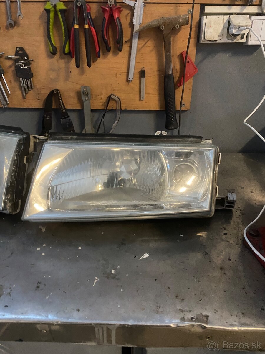 Predám predné svetla na škoda octavia 1 - 2