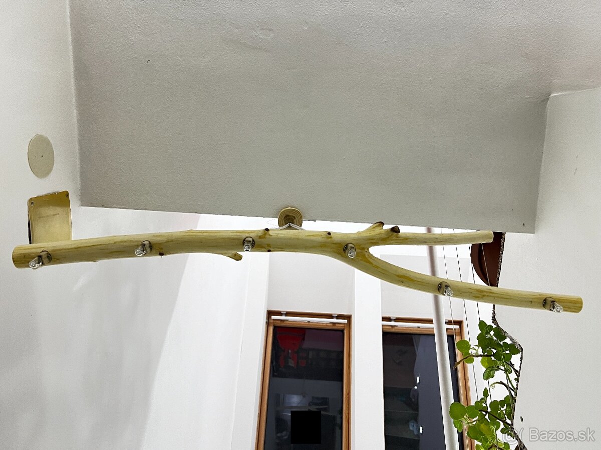 drevené stropné svietidlo. - 2