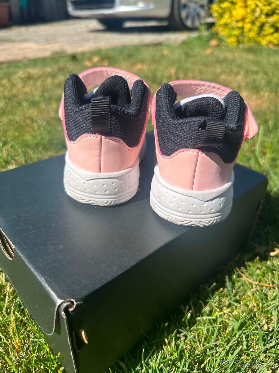 Jordan MAX AURA 3 - 2