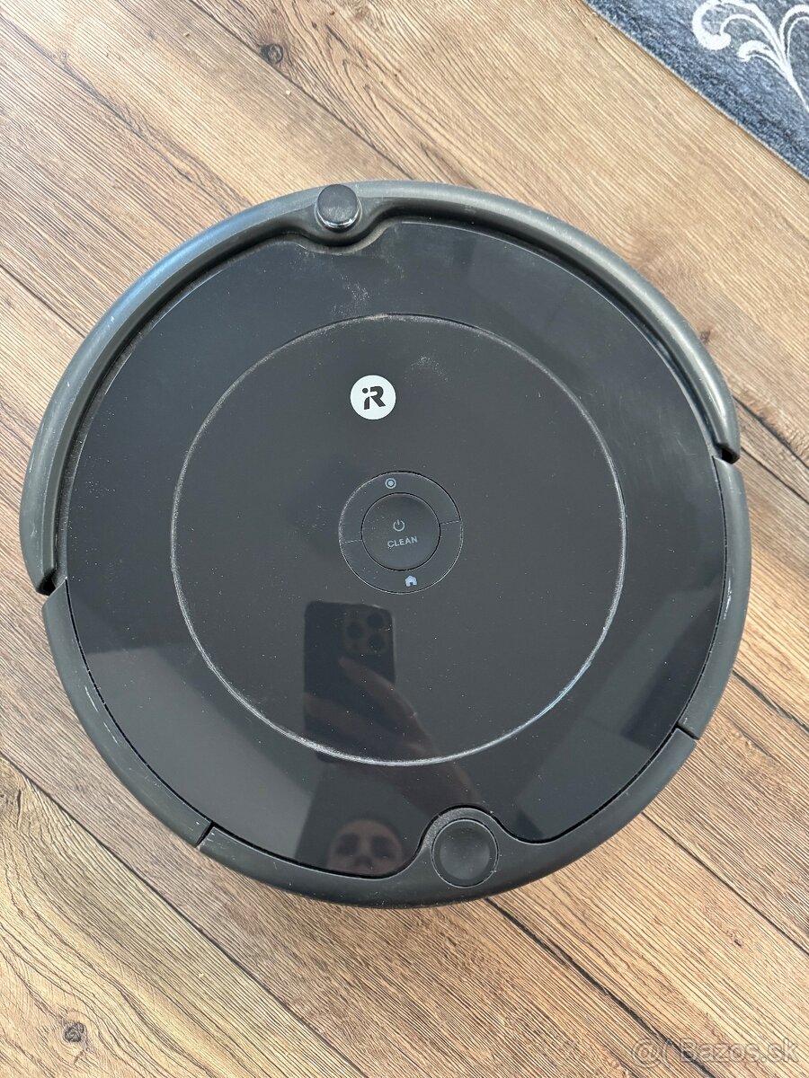 Predám robotický vysávač iRobot Roomba i3 - 2