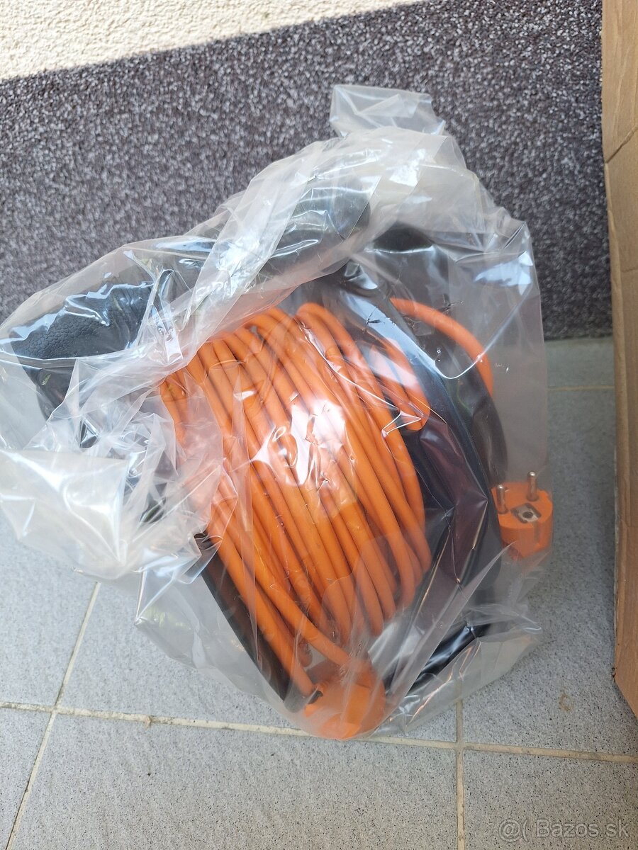 Predlžovací kabel na bubne 25m - 2