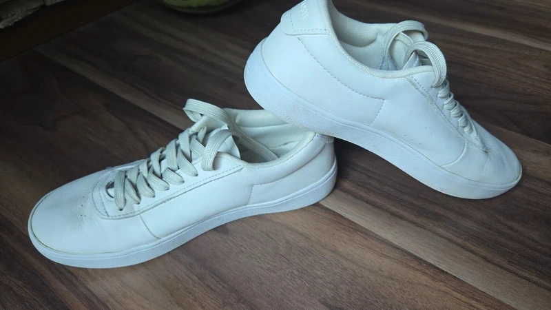 Lacoste tenisky - celokoženné - 2