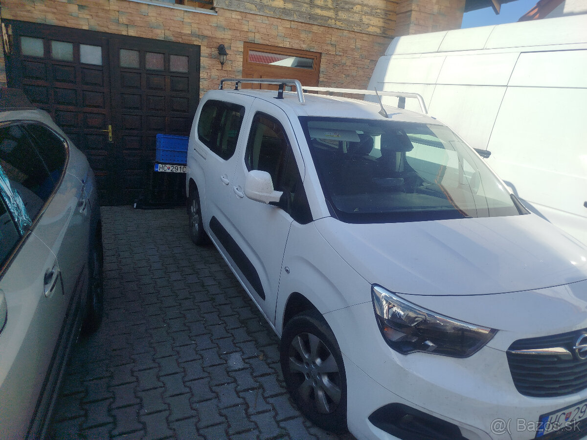 OPEL COMBO XL 7miestne 1,2benzin,81kw,6st manuál - 2