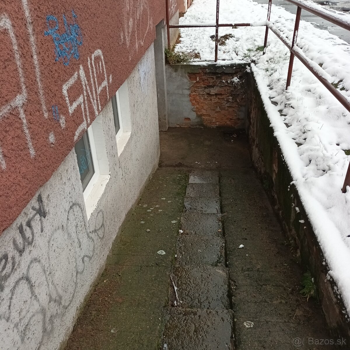 Prenájom nebytoveho priestoru na Stefanikovaj Triede Nitra.V - 2