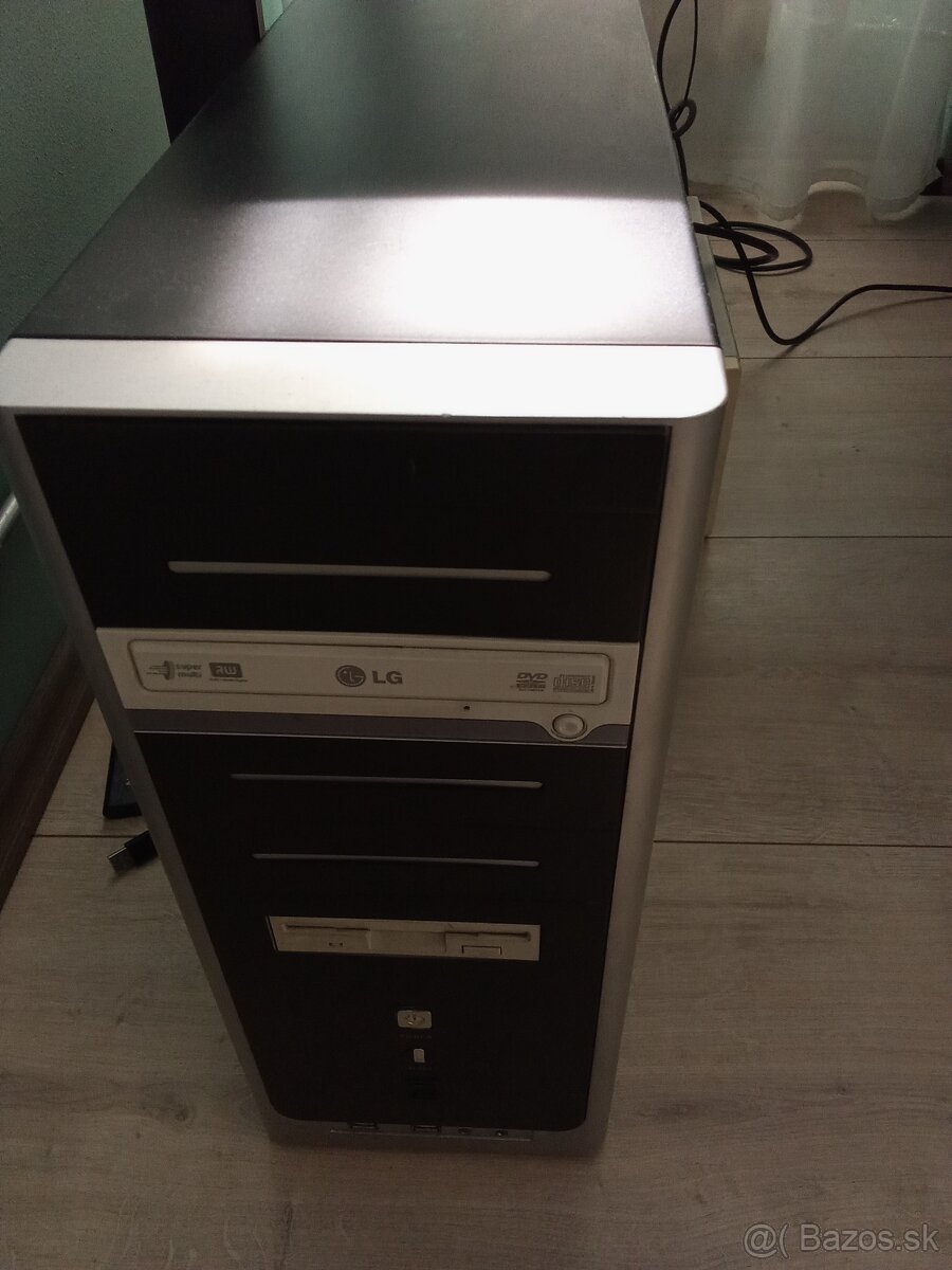 Predám Stolny PC bez monitora a káblov Nefunkčný zdroj - 2