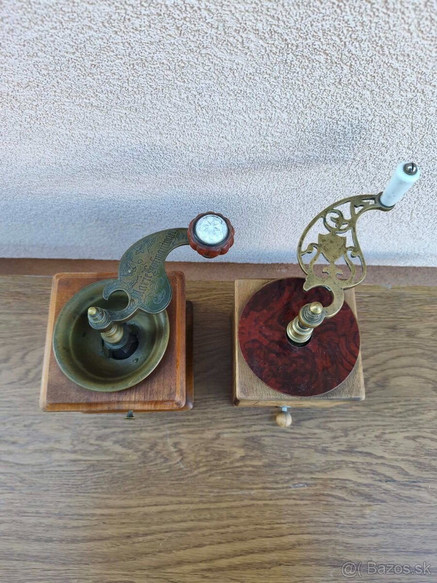 Veľké starožitné mlynčeky na kávu - 2