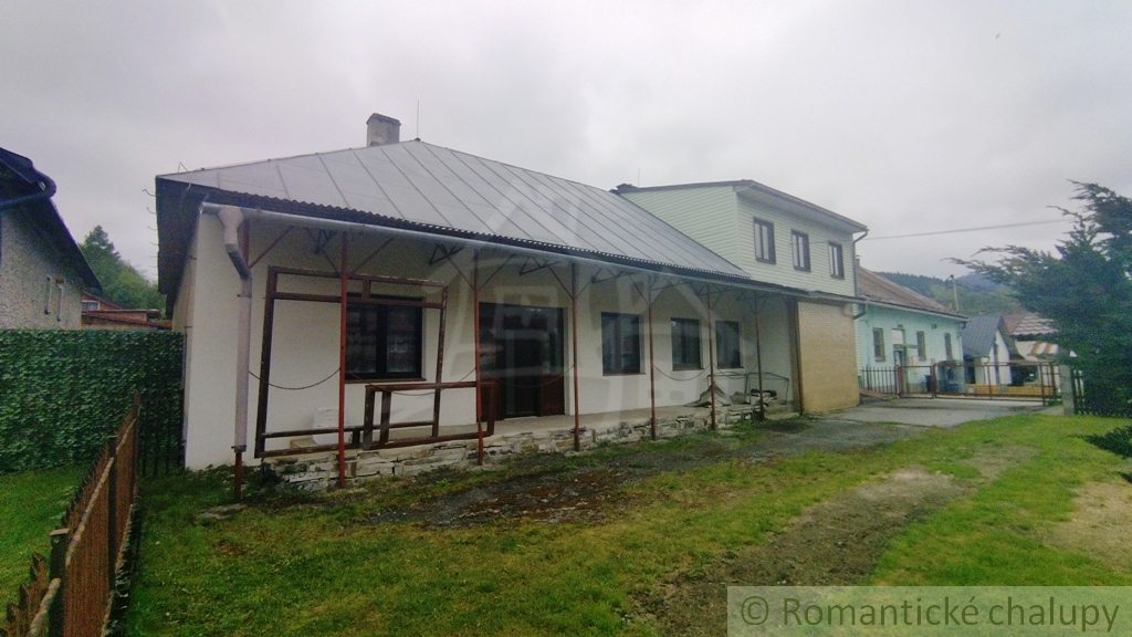 Polyfunkčná budova so súkromným bytom, Veľká Lesná - 2