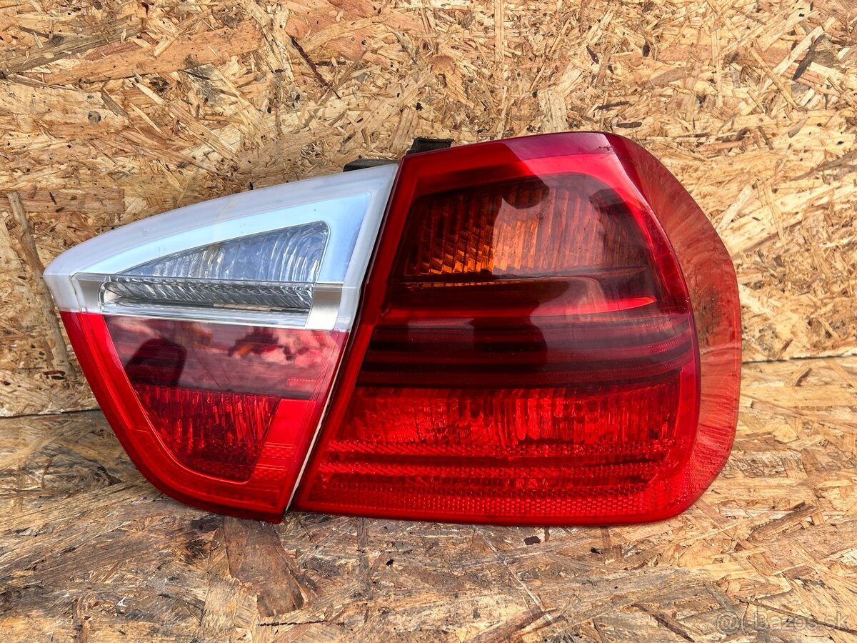 Zadné pravé svetlo BMW E90 (set) - 2