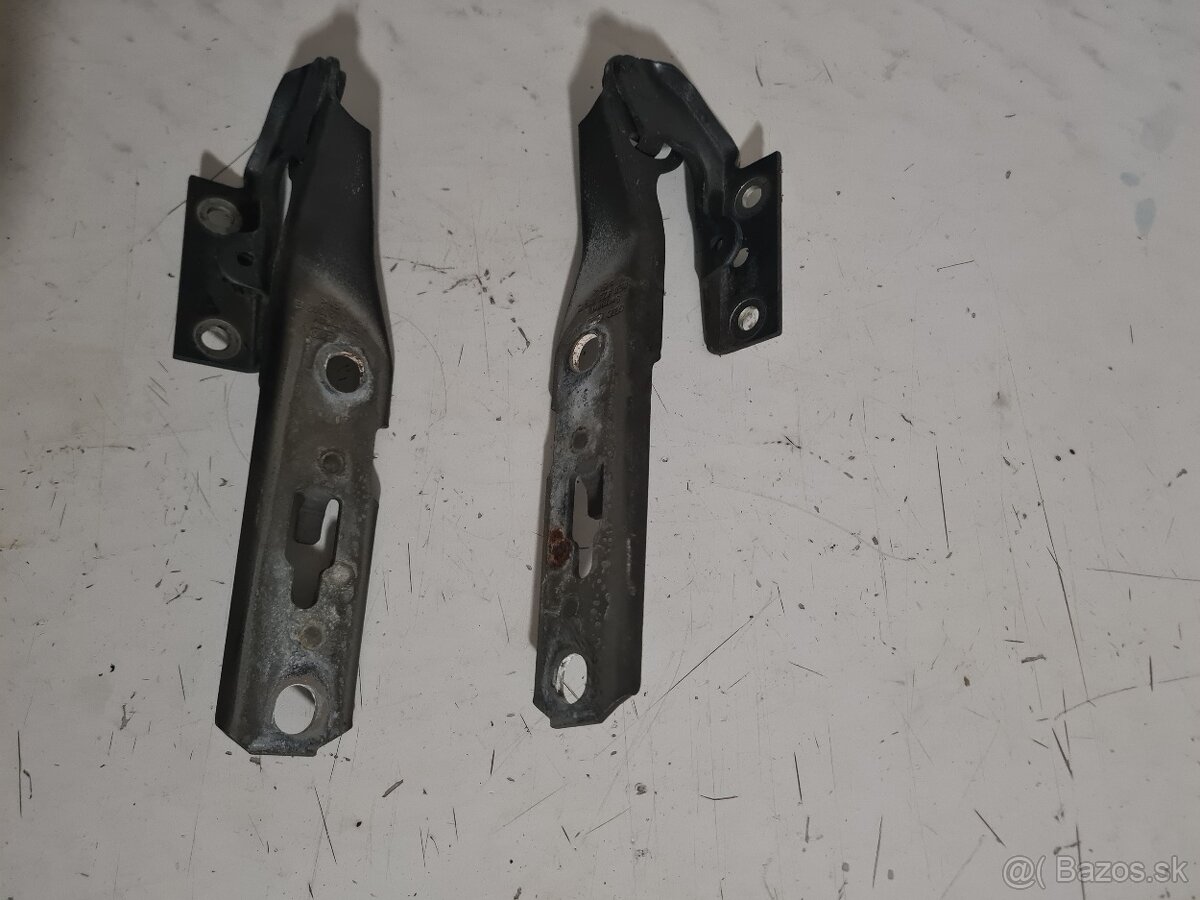 Panty na kapotu Audi A4 B7 - 2