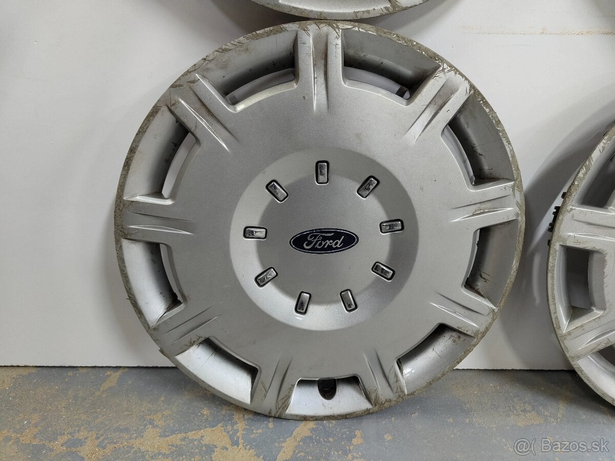 Predám puklice Ford R16 - 2