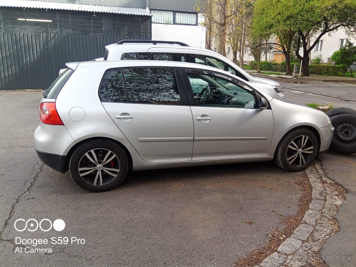 Predám Golf 5 1.4 Benzín 66kw - 2