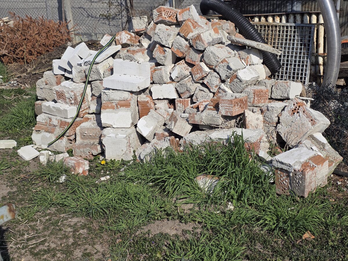 Darujem stavebny material - sutinu - 2