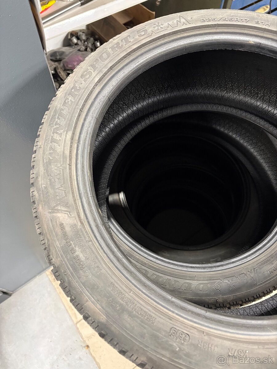 Dunlop 225/45 r17 - 2