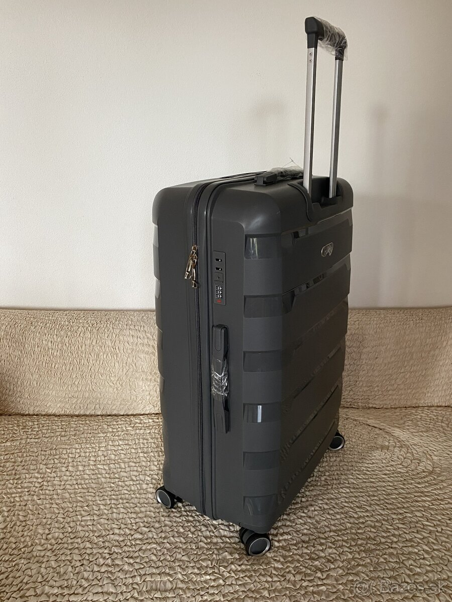 cestovný kufor - 2