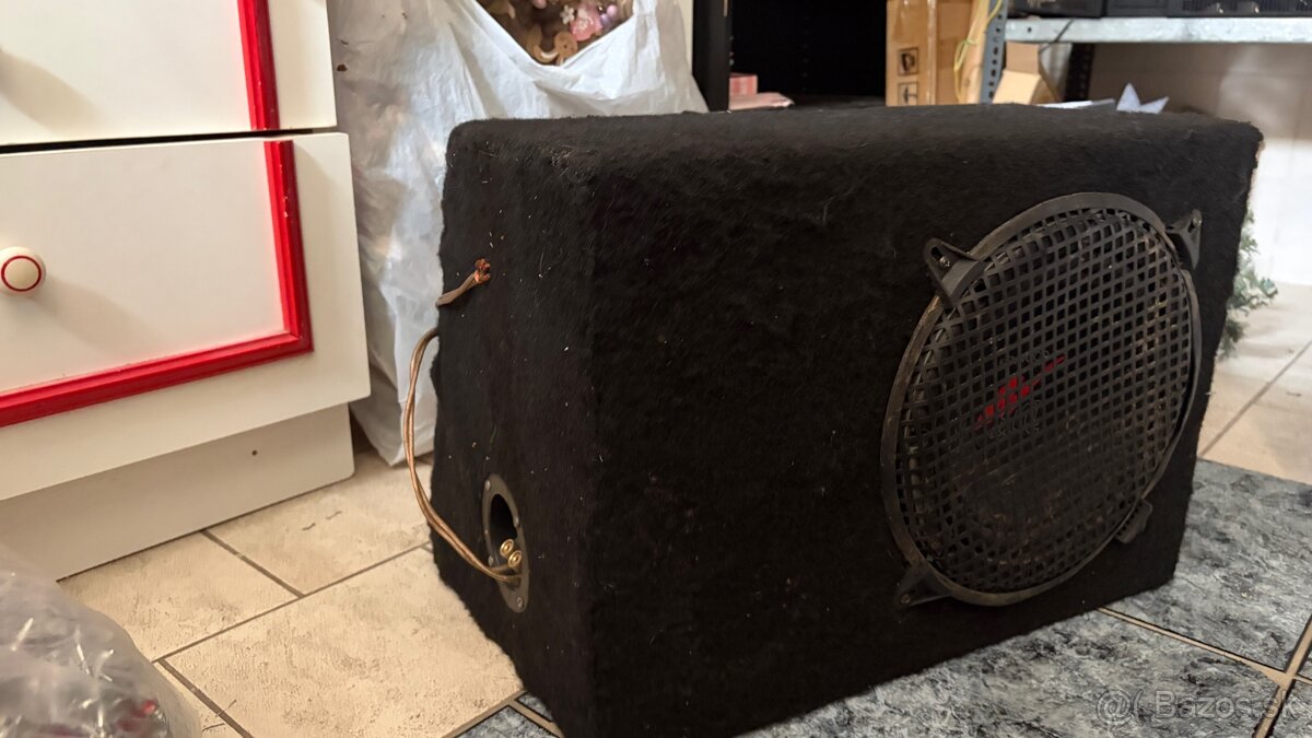 Subwoofer do auta Kenwood HQ 300W - 2
