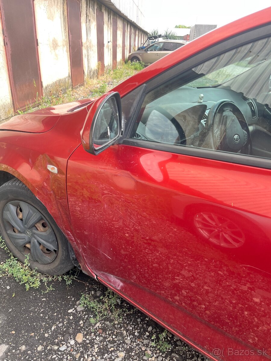 Predám osobné vozidlo Kia cee’d - 2