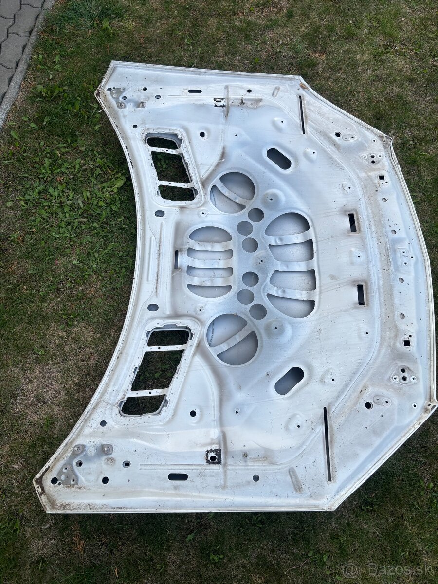 kapota mercedes gls A1668800557 - 2