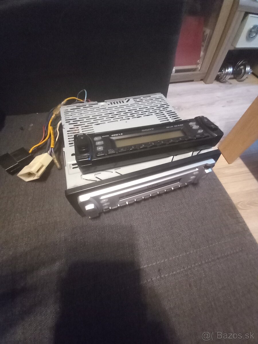 Sony CDX-L380X autoradio predam - 2