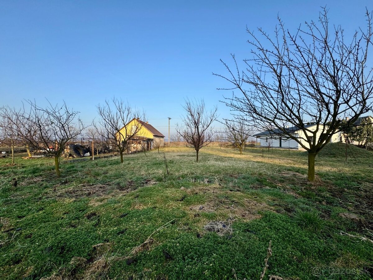 MAĎARSKO - GONC STAVEBNÝ POZEMOK 852 M2, IS NA HRANICI POZEM - 2