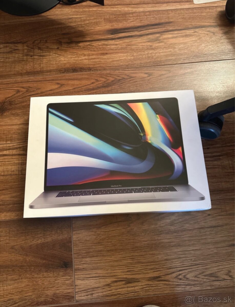 MacBook Pro 15 2019 i7 / 32 / 512 + Nová batéria - 2
