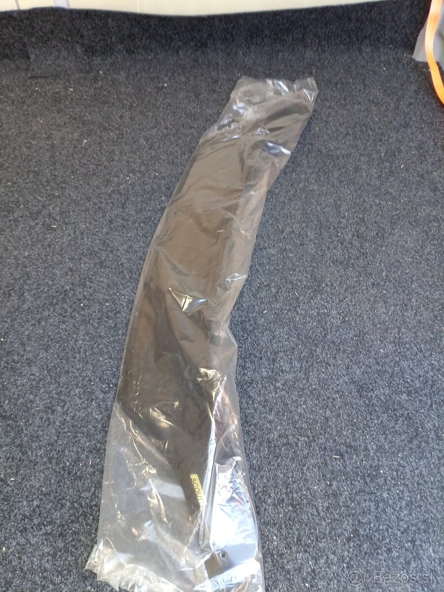 Deflektor prednej kapoty - 2