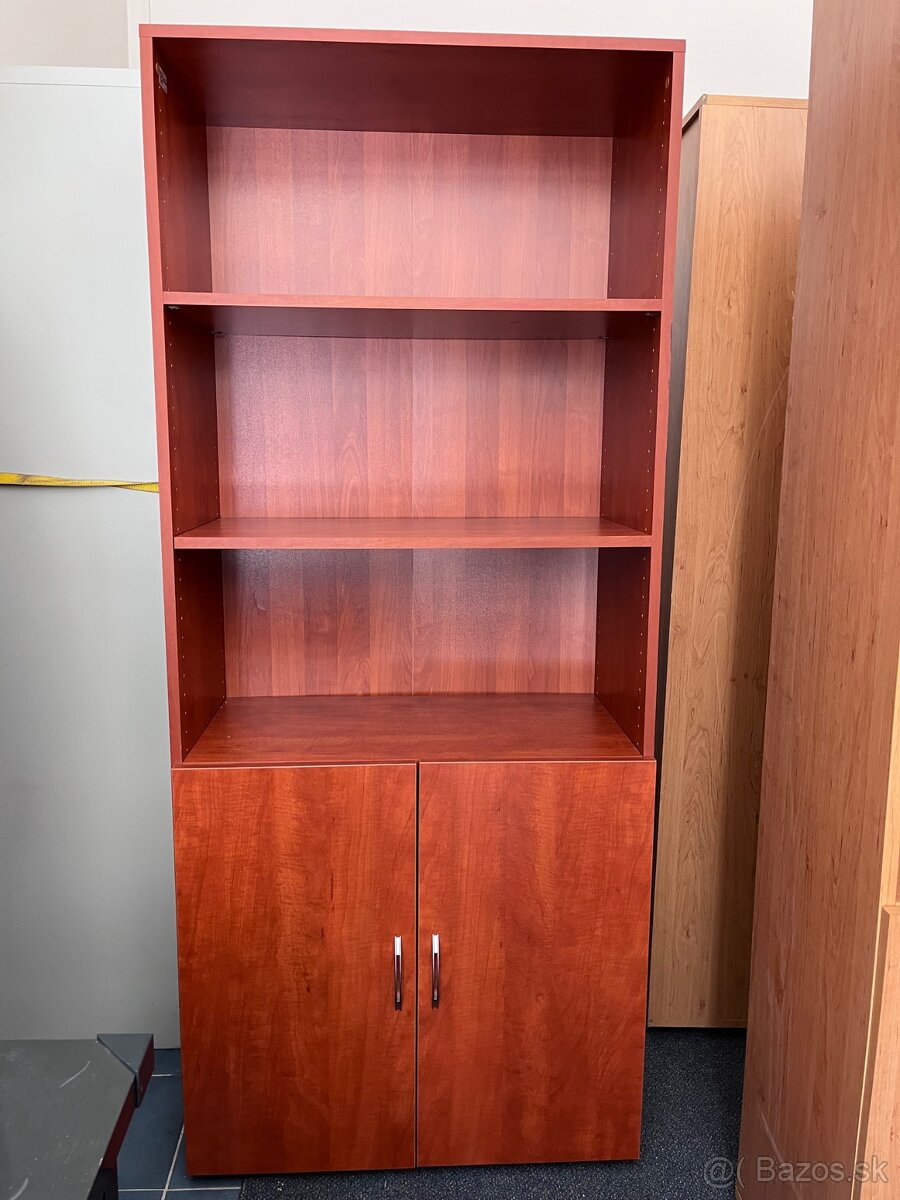 Drevená policová skriňa - 2