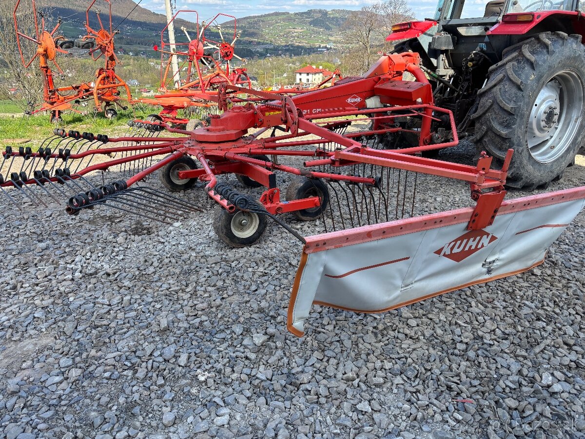 Kuhn hrable na seno - 2