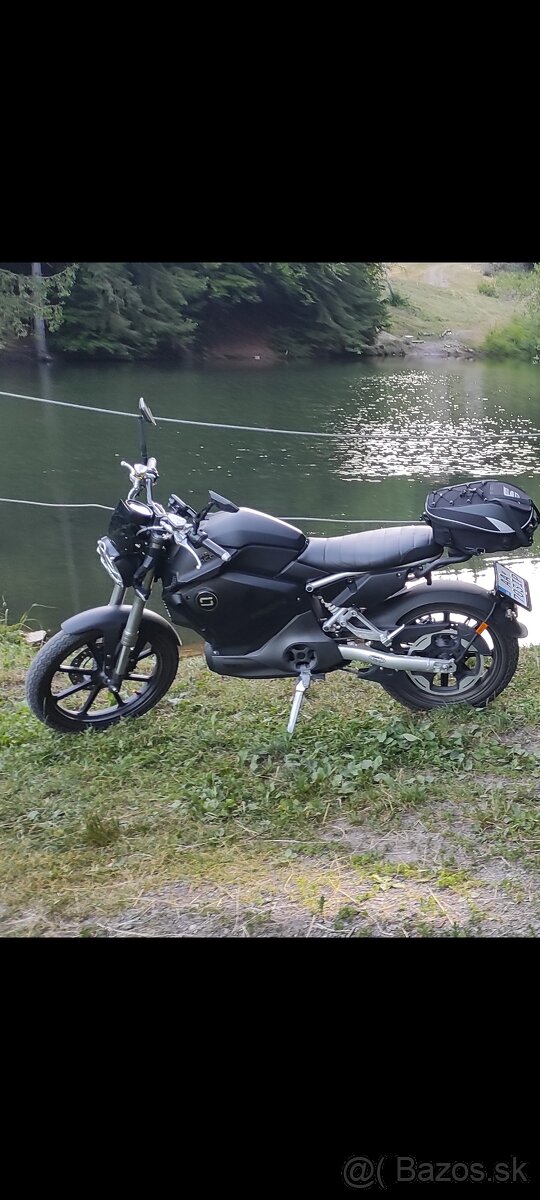 Elektrická motorka Super Soco TC Max - 2
