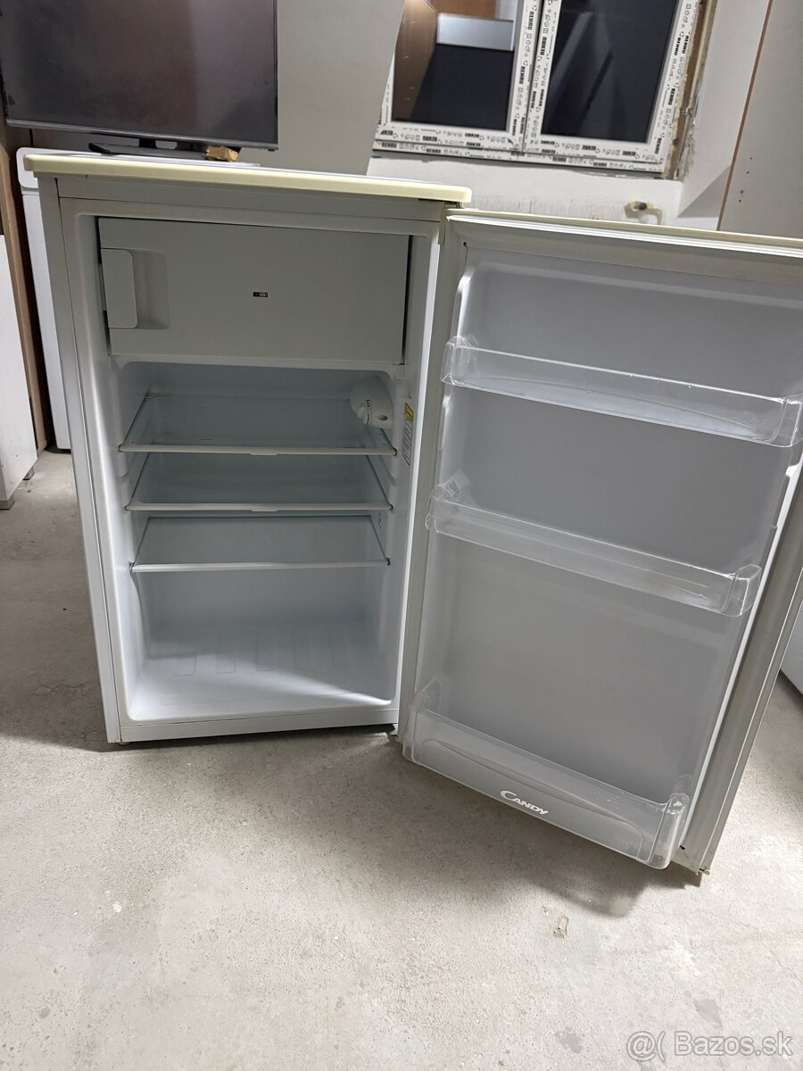 Chladnička s mraziakom Candy CFO151E - 2