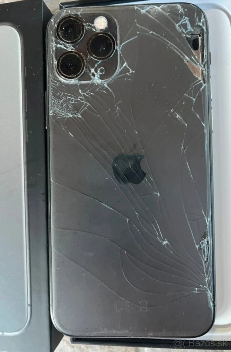 Apple iPhone 11 Pro - 2