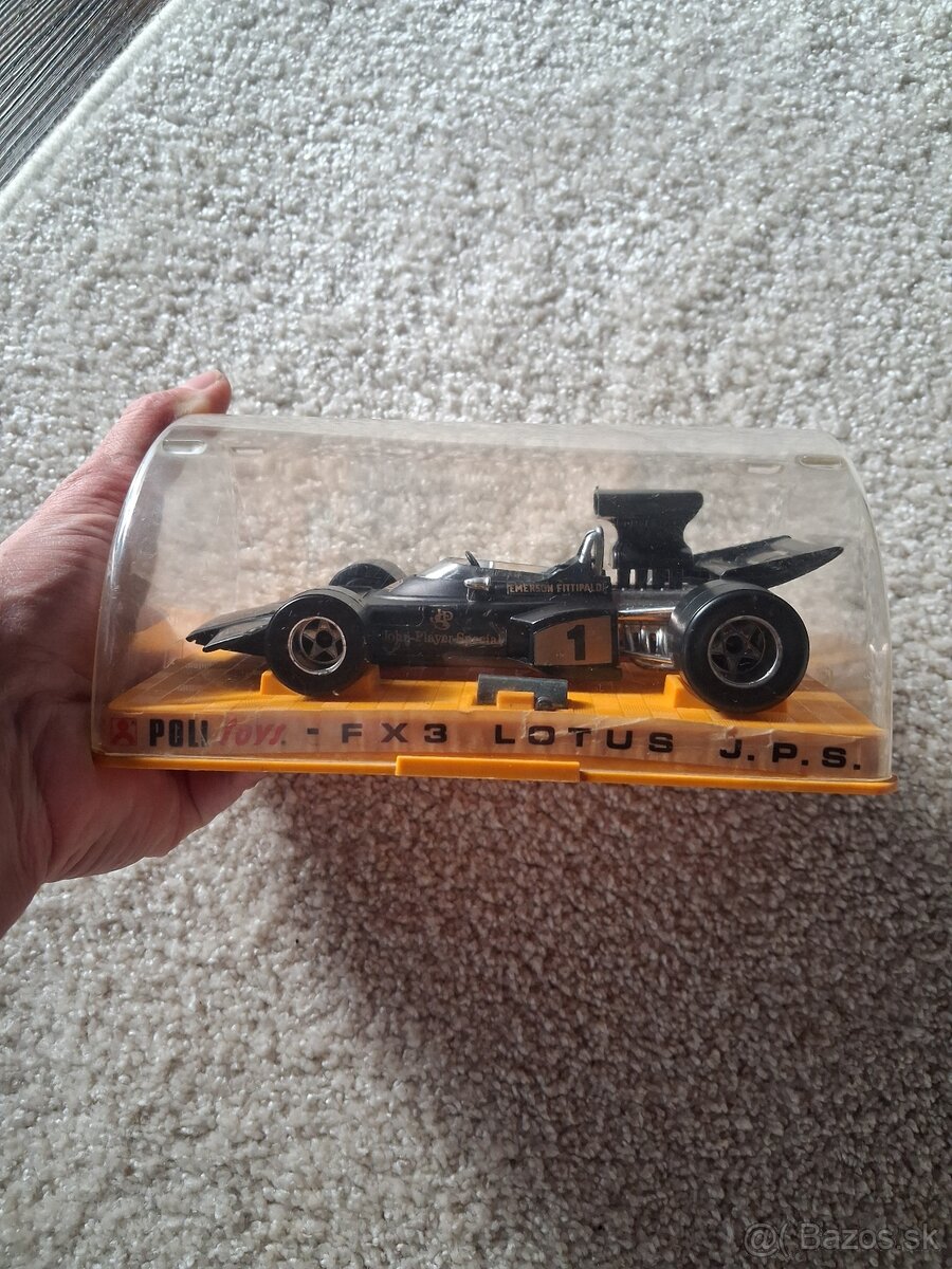 Kovový model F1 - 2