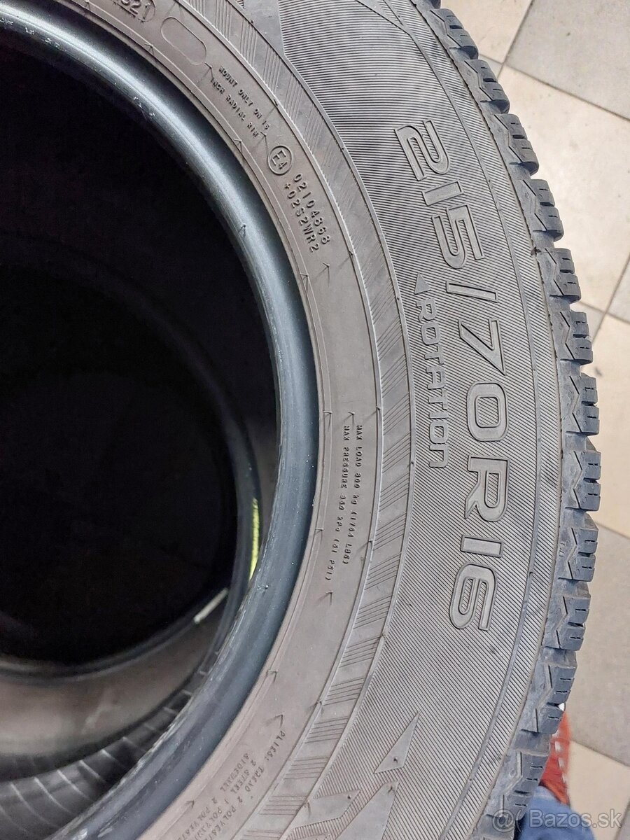 Nokian 215/70 R16 - 2