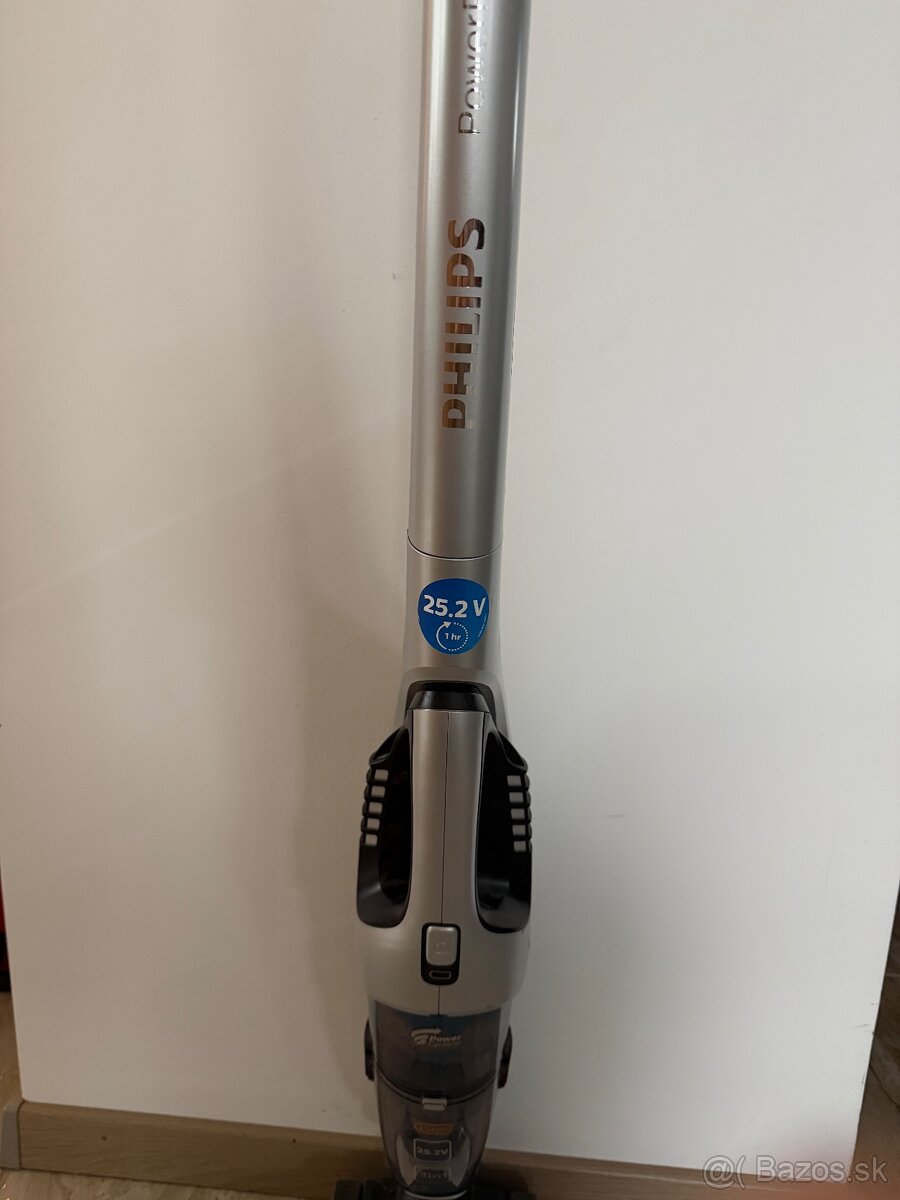Tyčový vysávač Philips PowerPro Nesvady - 2
