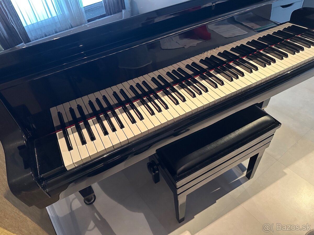 Krídlo Petrof, klavír - 2