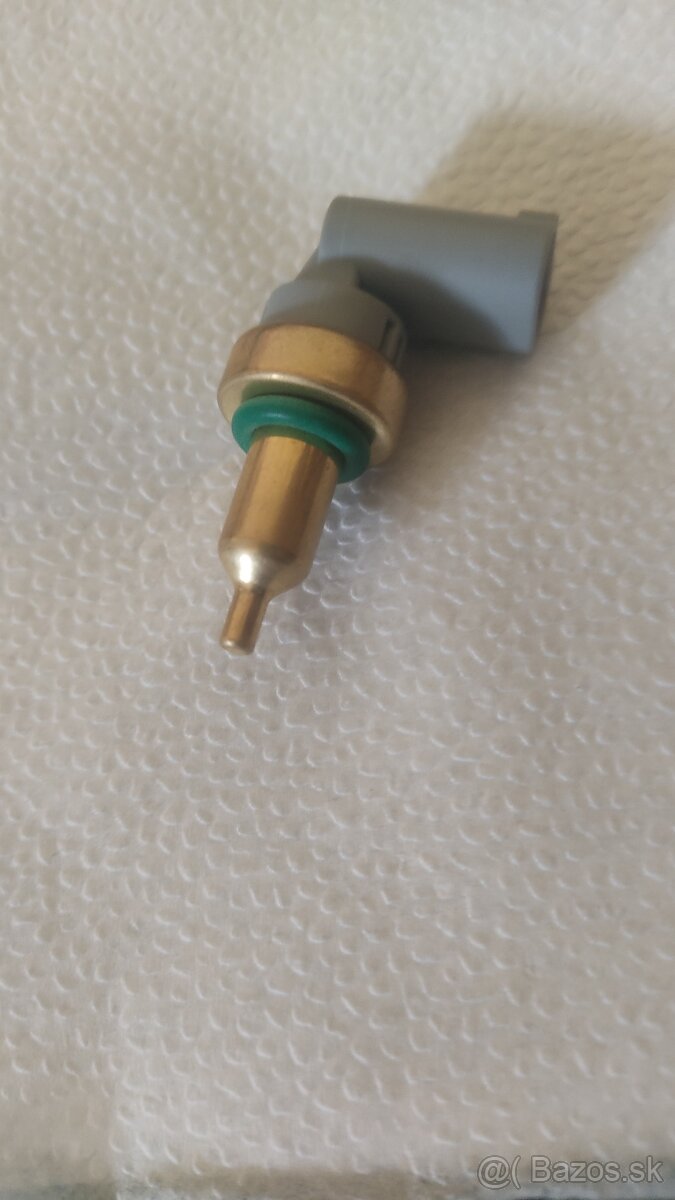 SNÍMAČ TEPLOTY VODY MERCEDES A0009056102 - 2