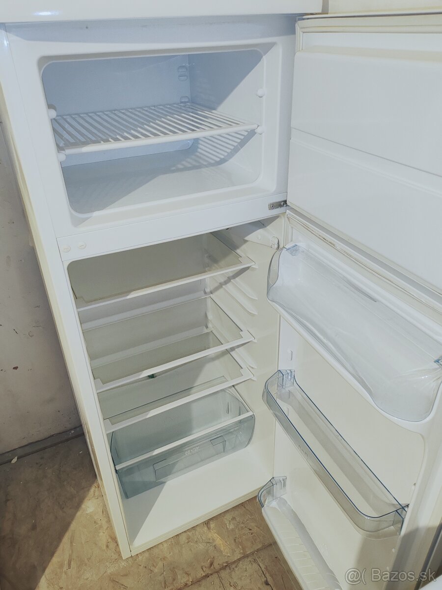 Predám chladničku Electrolux 141cm - 2