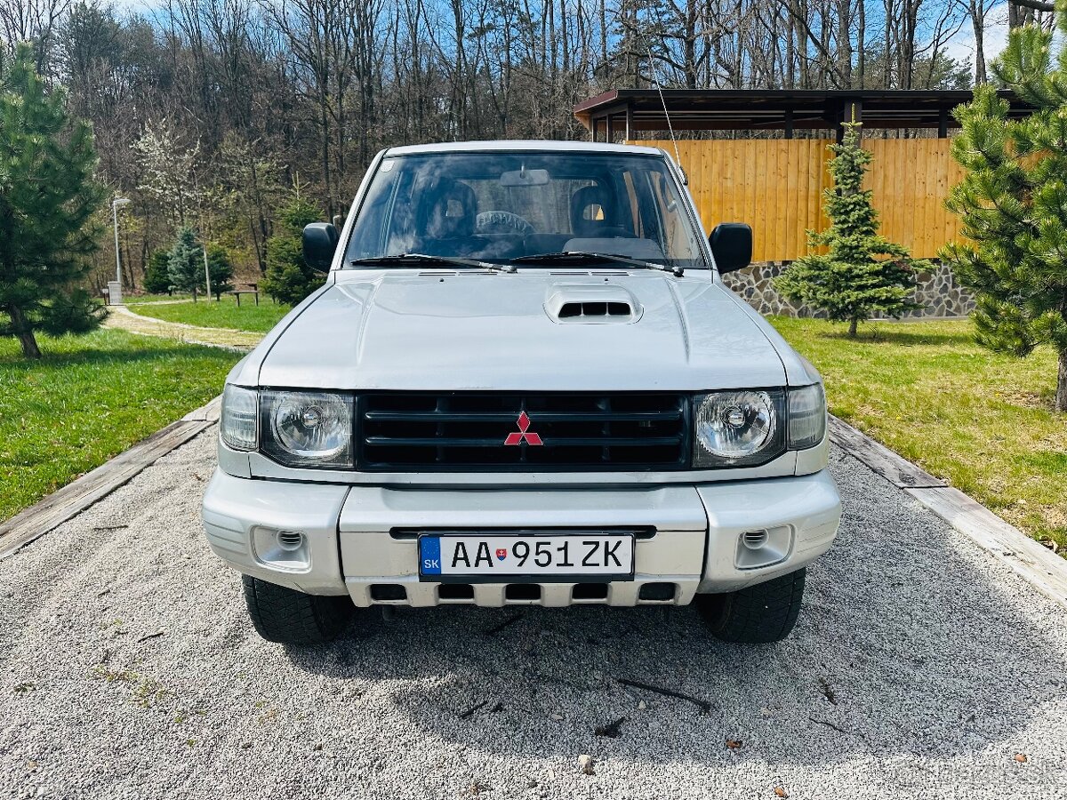 Mitsubushi Pajero 2.5 TD GLS - 2
