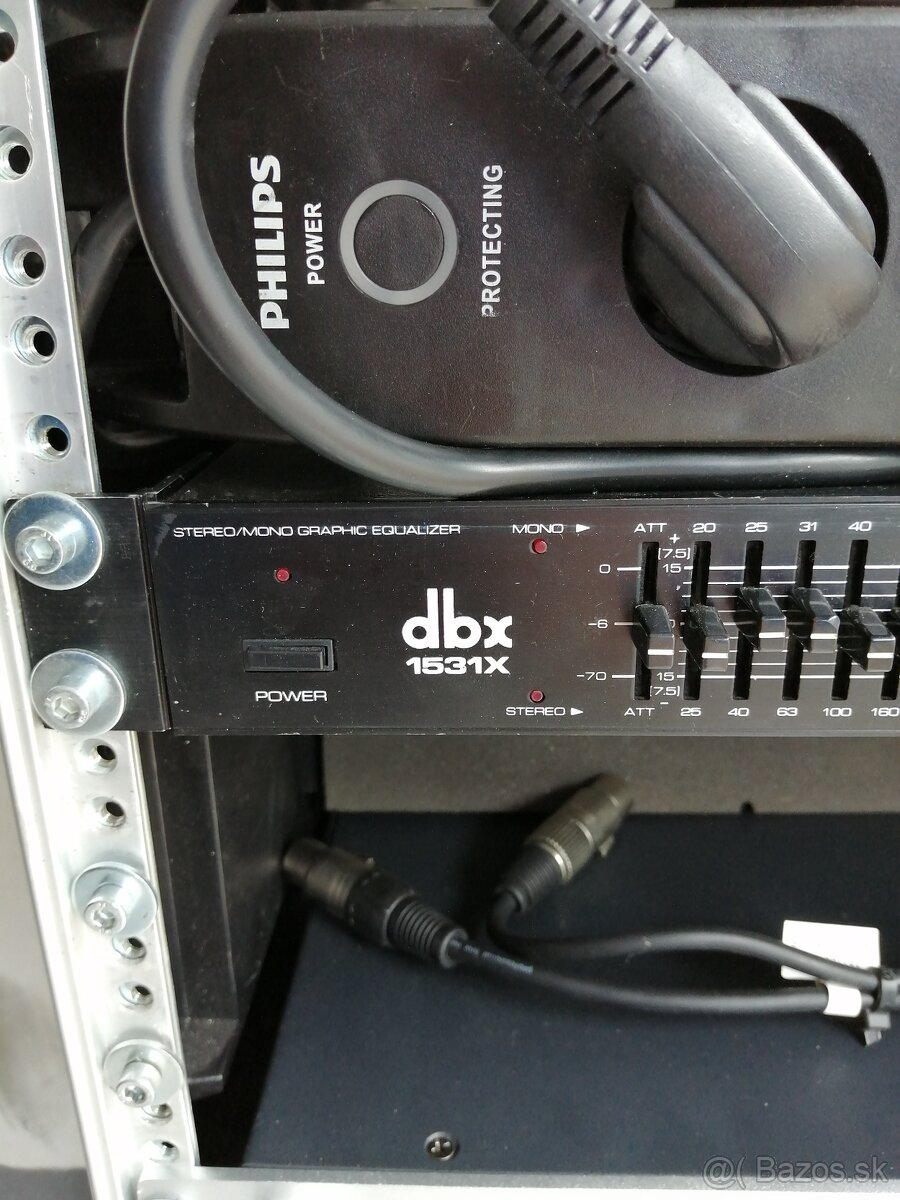 Osadený rack 8 U - 2