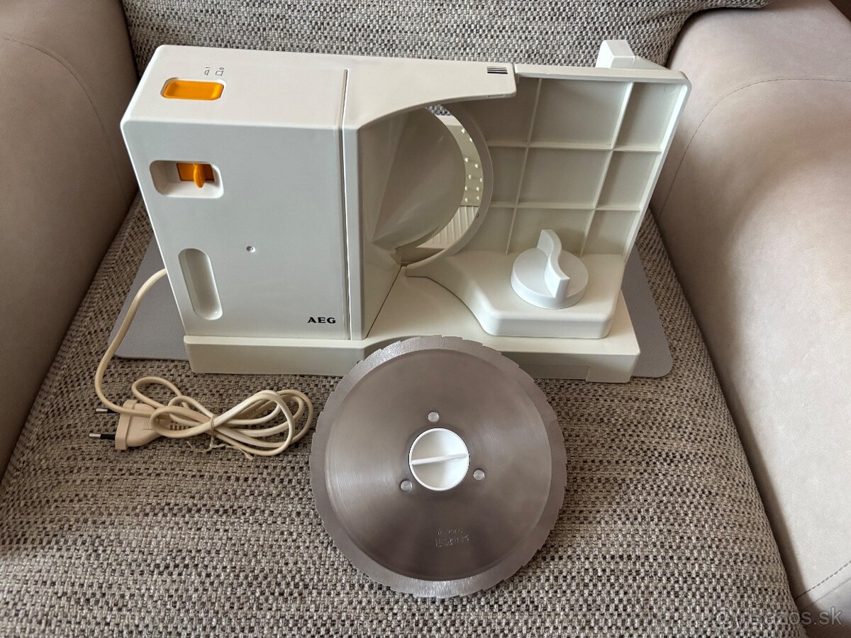 Krájač elektrický - 2