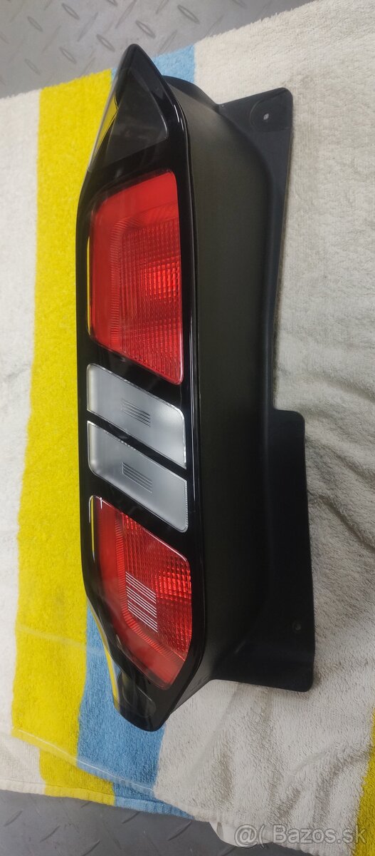 Ford Tourneo Transit Custom 2 II MK2 2023- Lave zadne svetlo - 2