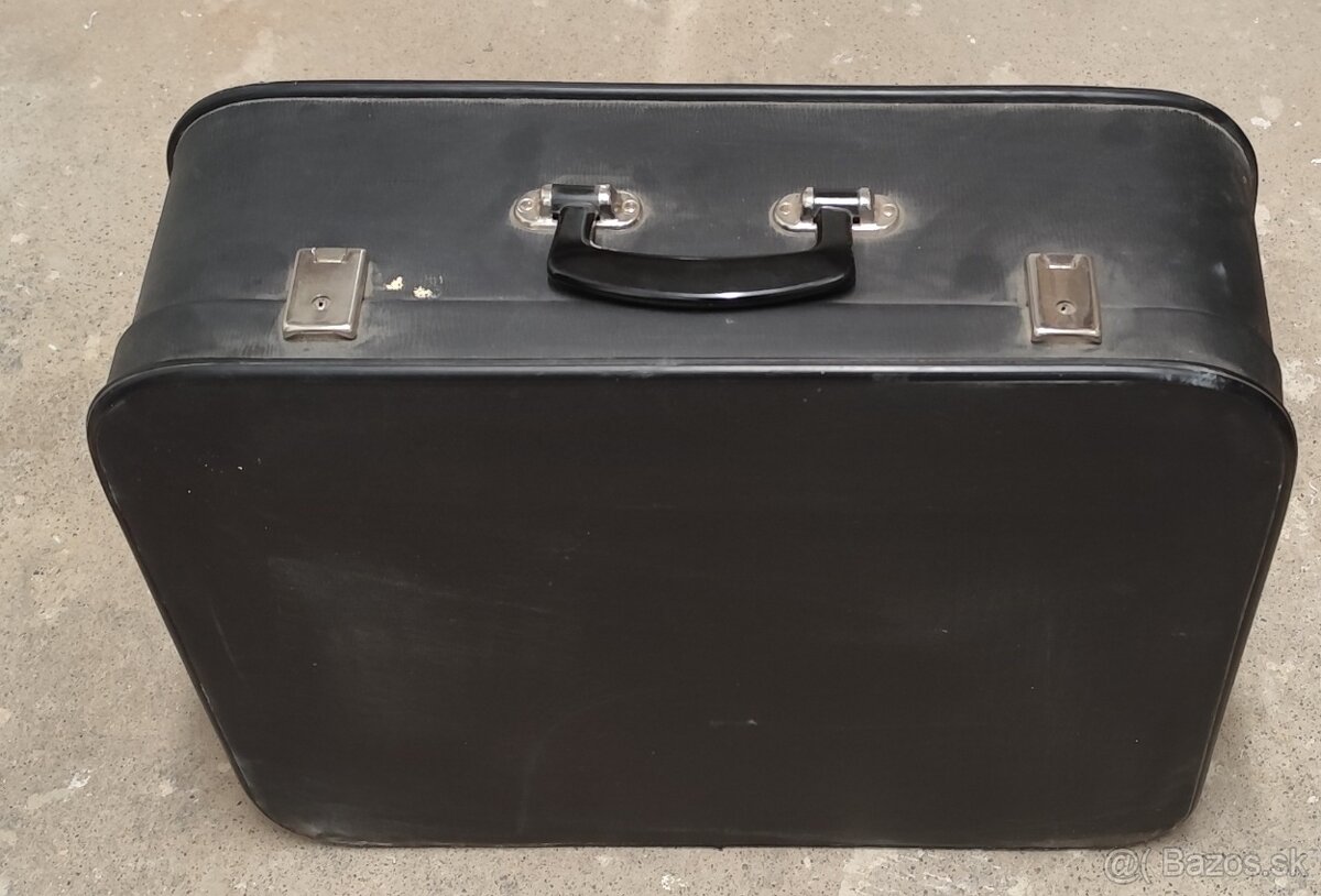 Kufríkový písací stroj CONSUL - 2