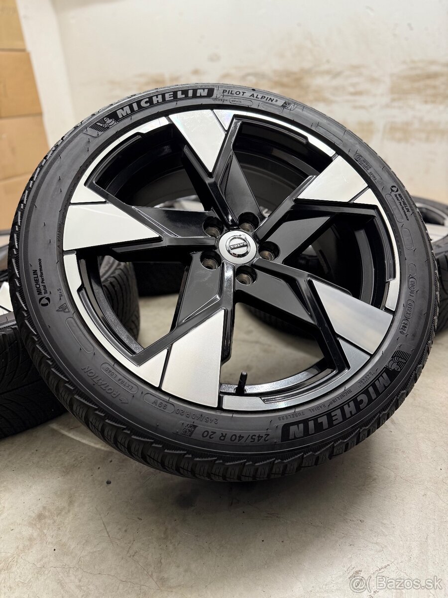Zimná sada 5x108 R20 , 245/40/20 Volvo EX30 - 2