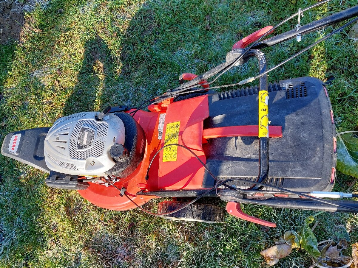 Benzínová Kosačka s pohonom zn. HECHT - 2