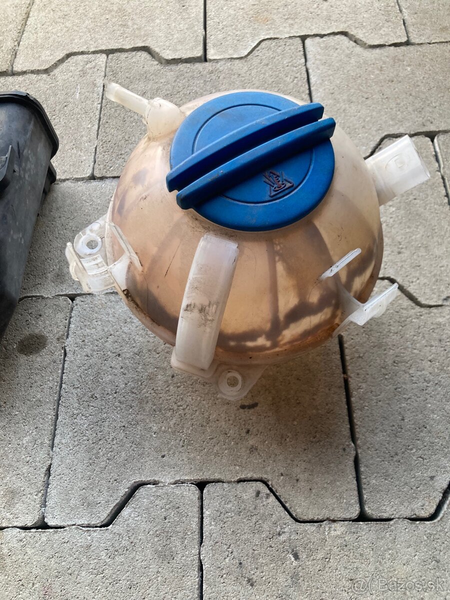 Nádržky Octavia 2 - 2