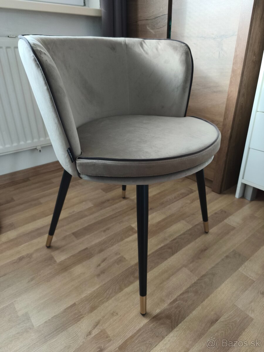 Jedálenská stolička - 2