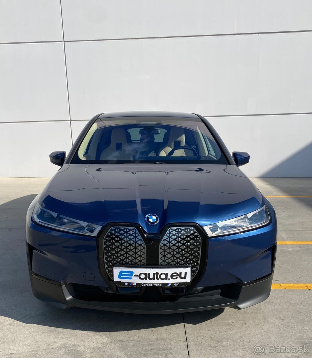 BMW iX 40, 2021, tažné - 2