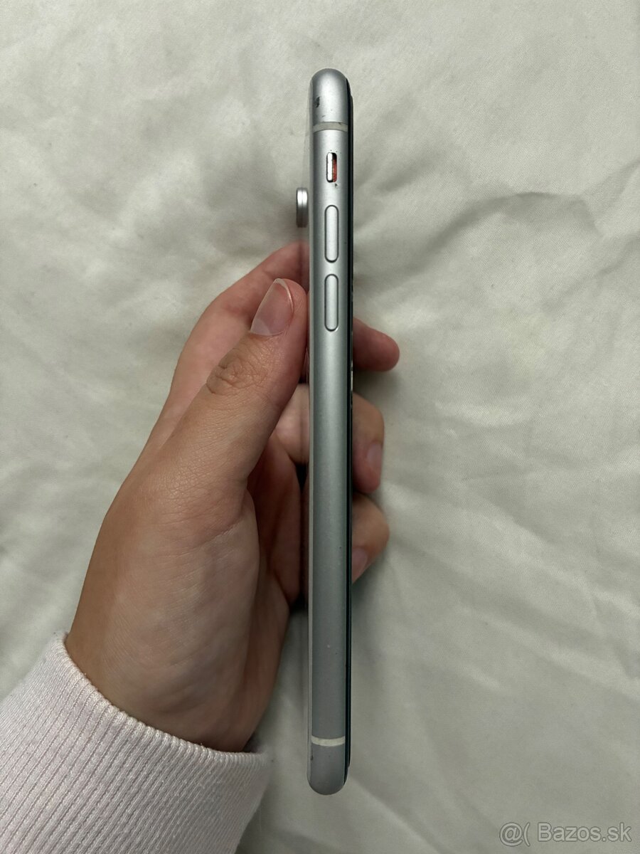 iPhone XR 64GB Biely - 2