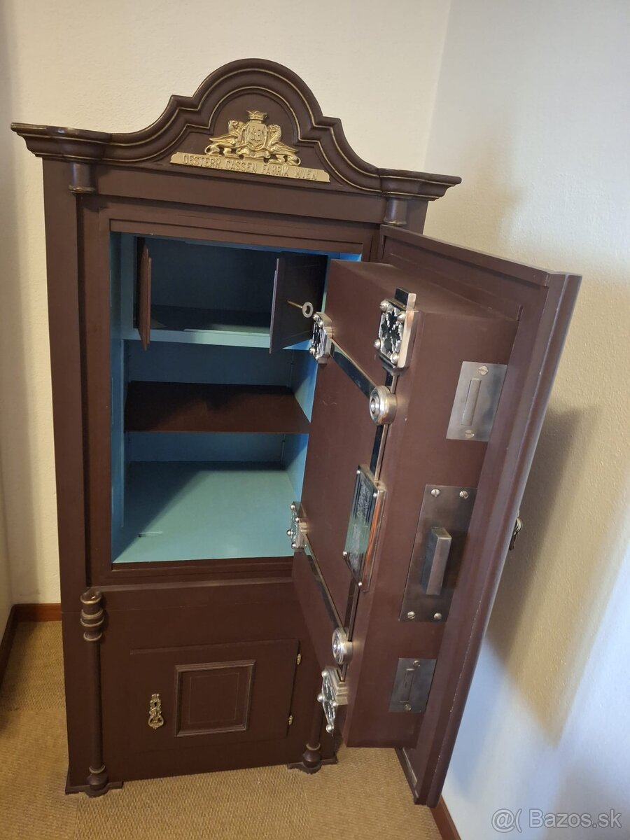 Dva historické masívne trezory z obdobia secesie - 2